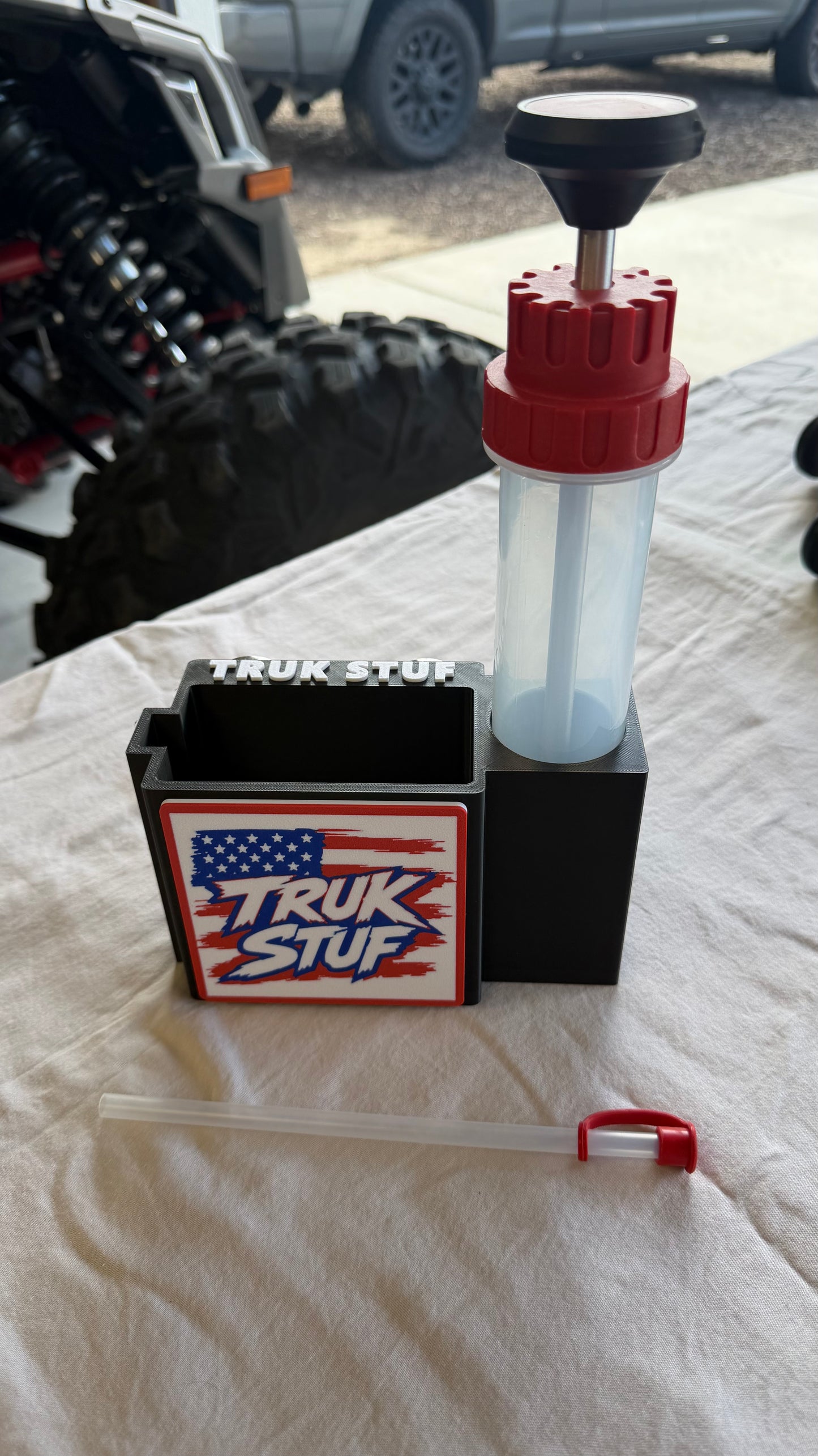 HOTSHOT SECRET RED WHITE AND BLUE 16oz ADDITIVE HOLDER WITH 200ML EXTRACTOR