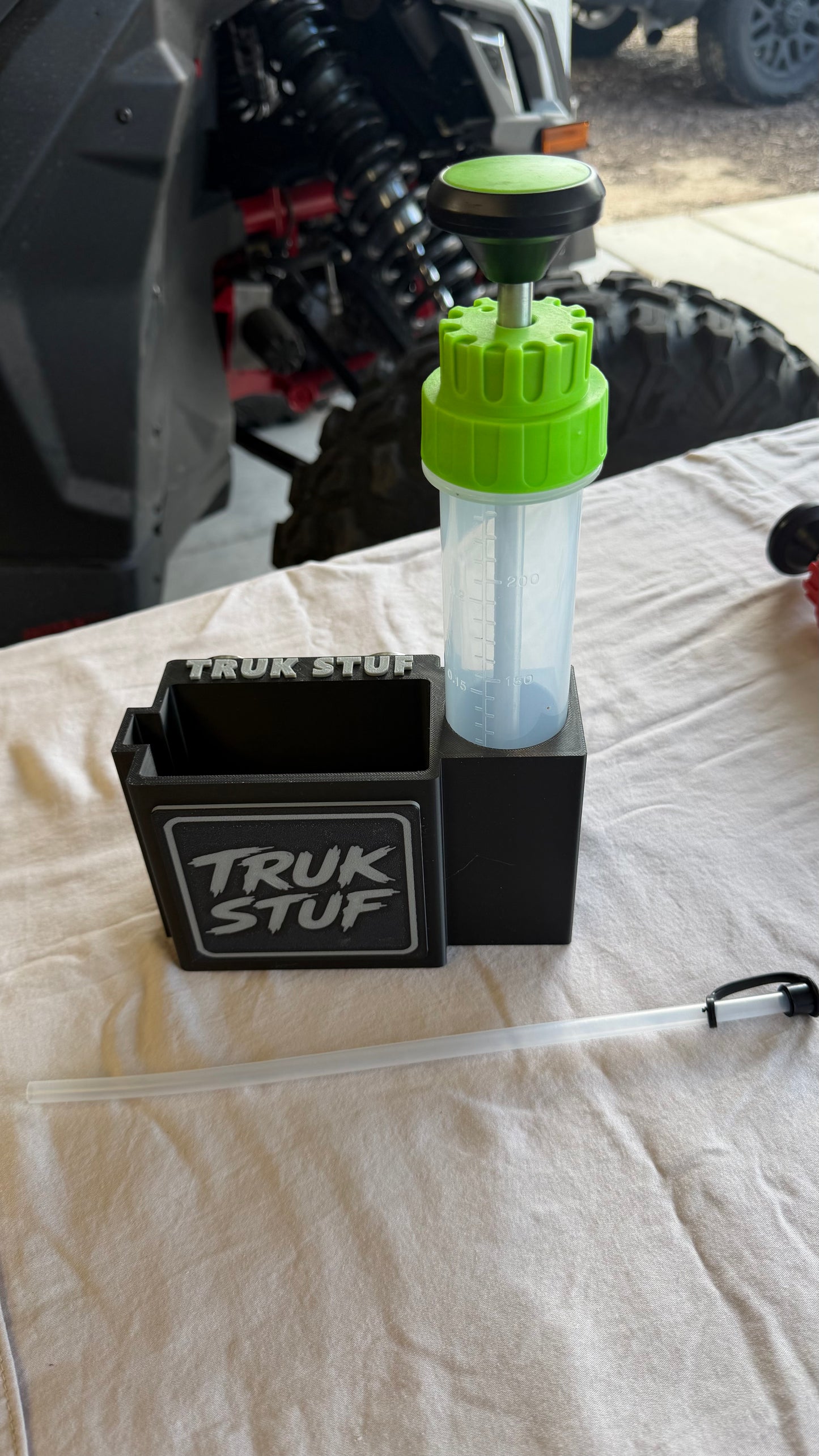 HOTSHOT SECRET 16oz FUEL ADDITIVE HOLDER WITH 200ML EXTRACTOR